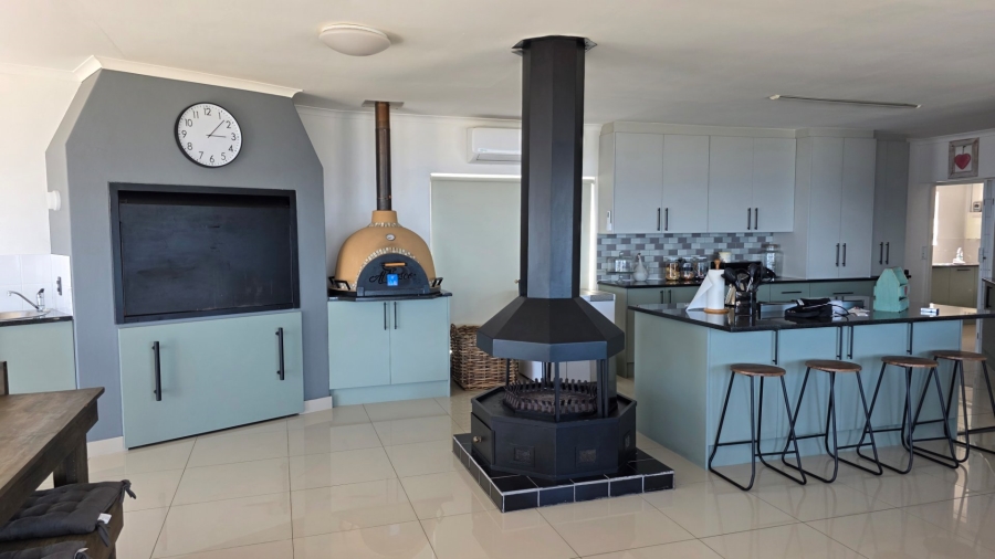 5 Bedroom Property for Sale in Dana Bay Western Cape